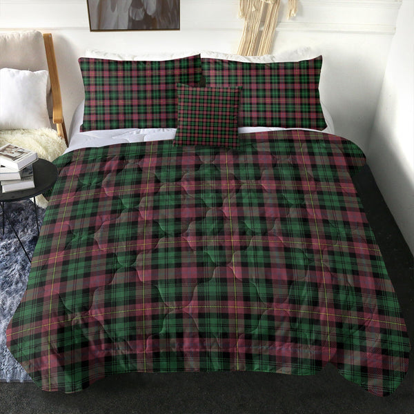 Cairns of Finavon Ancient Clan Badge Tartan Comforter