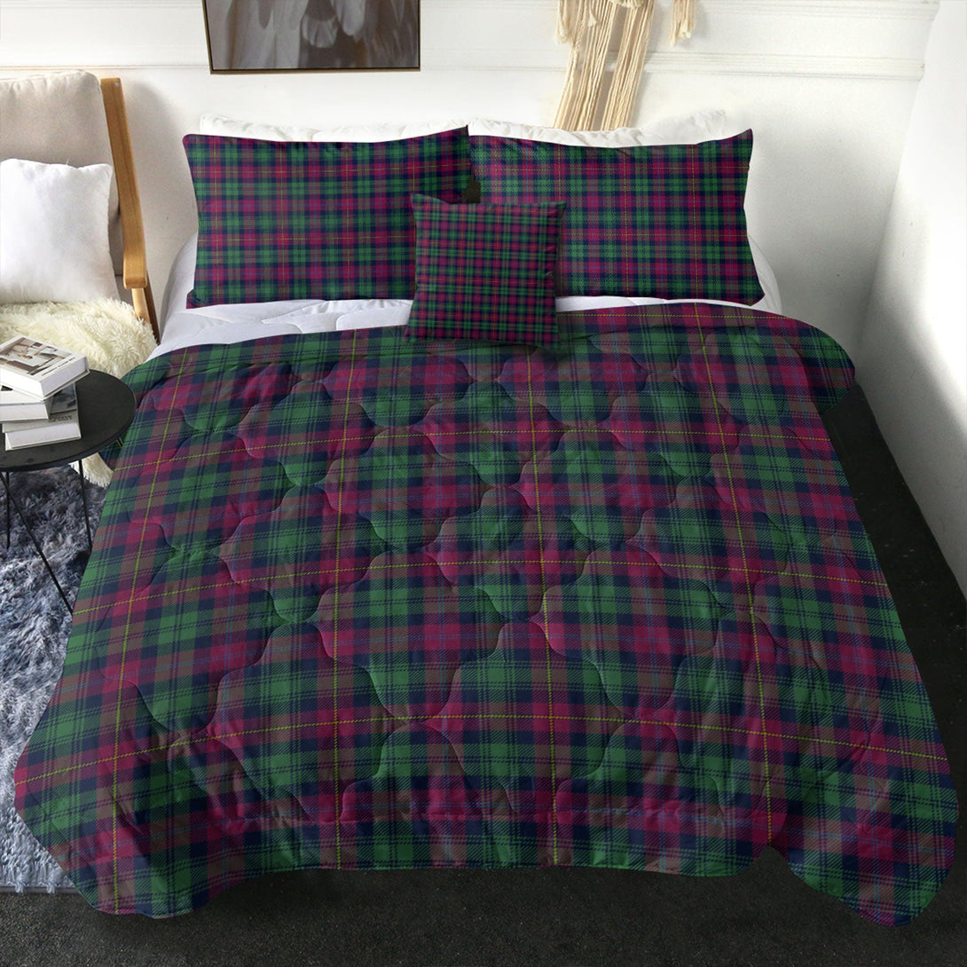 Cairns of Finavon Modern Clan Badge Tartan Comforter