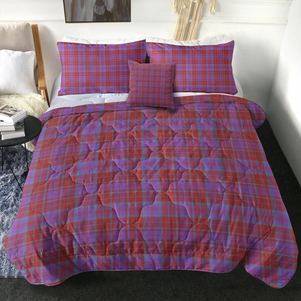 Fraser of Reelig Ancient Clan Badge Tartan Comforter