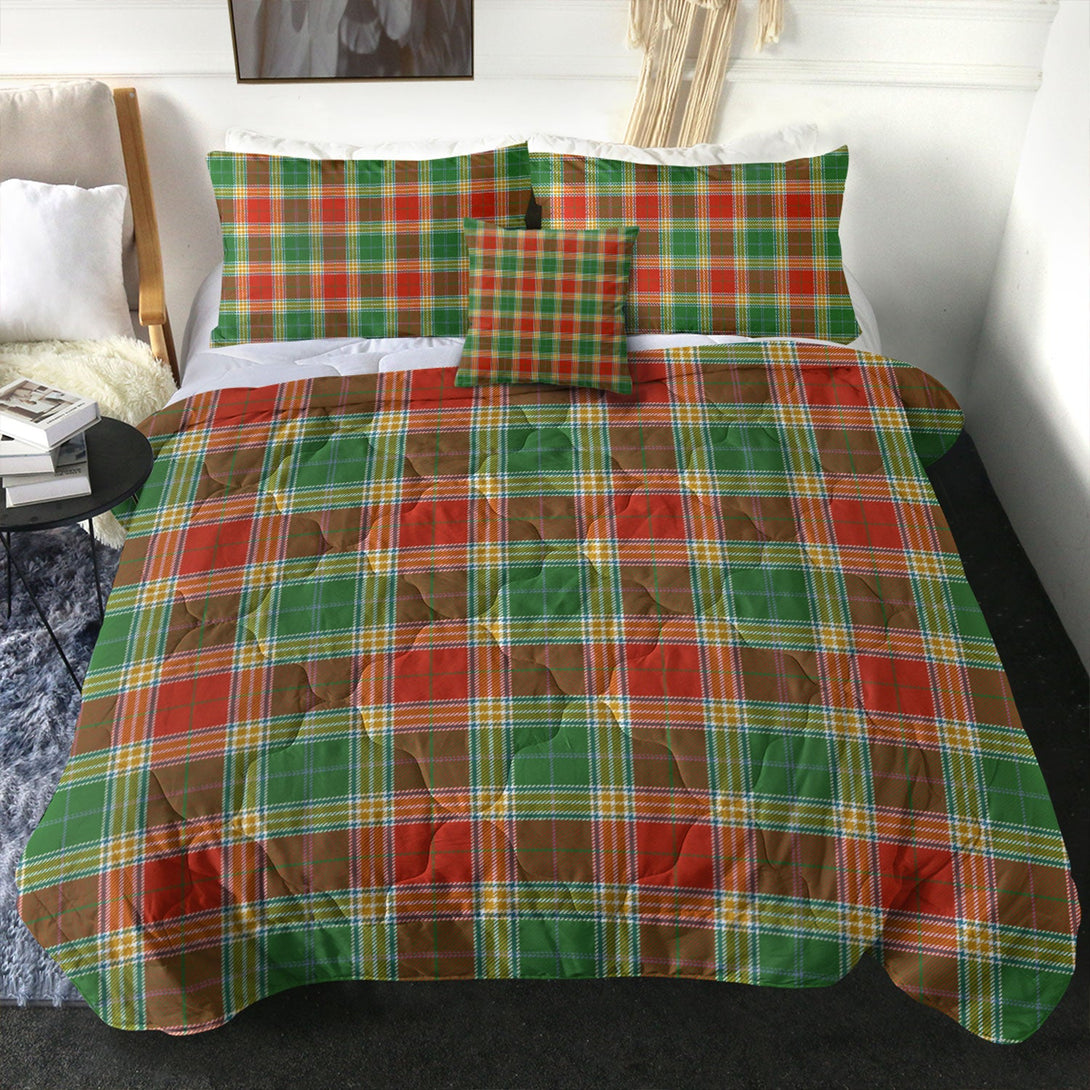 Gibson (Gibbs) Ancient Clan Badge Tartan Comforter