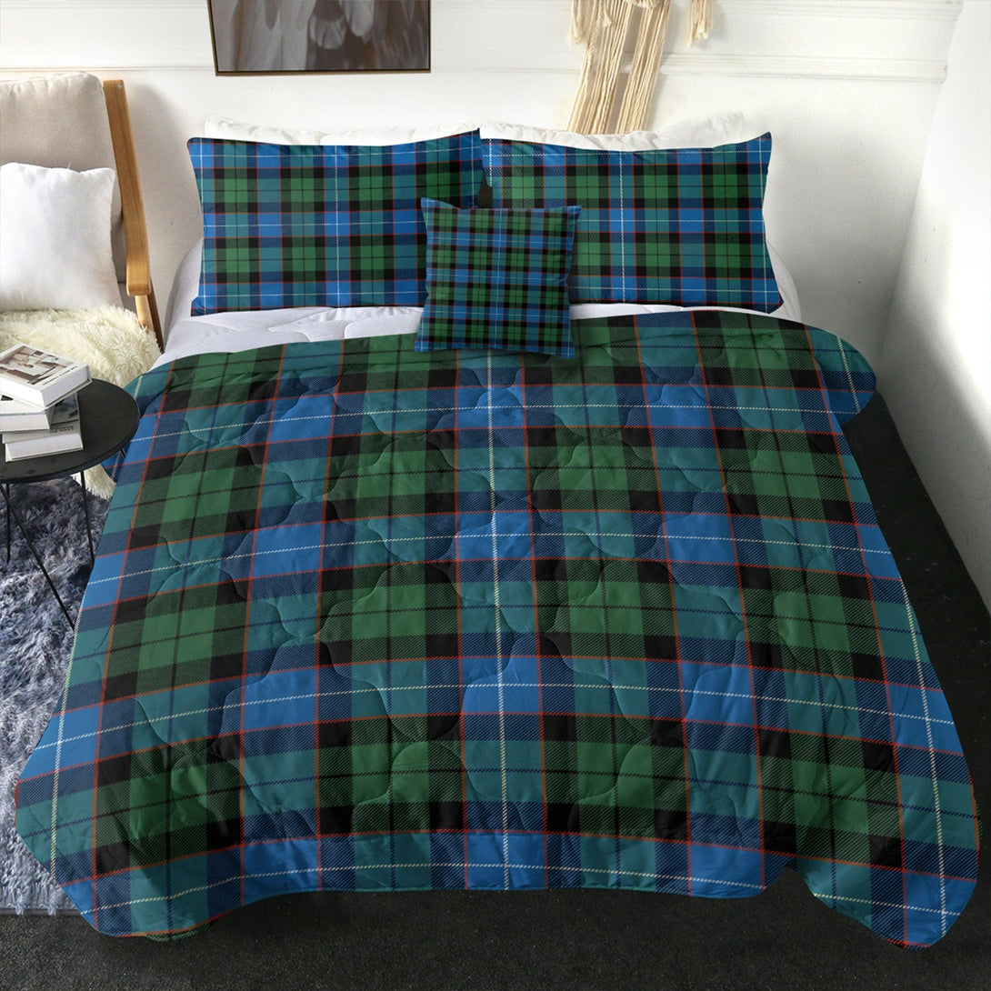 Hunter Ancient Clan Badge Tartan Comforter