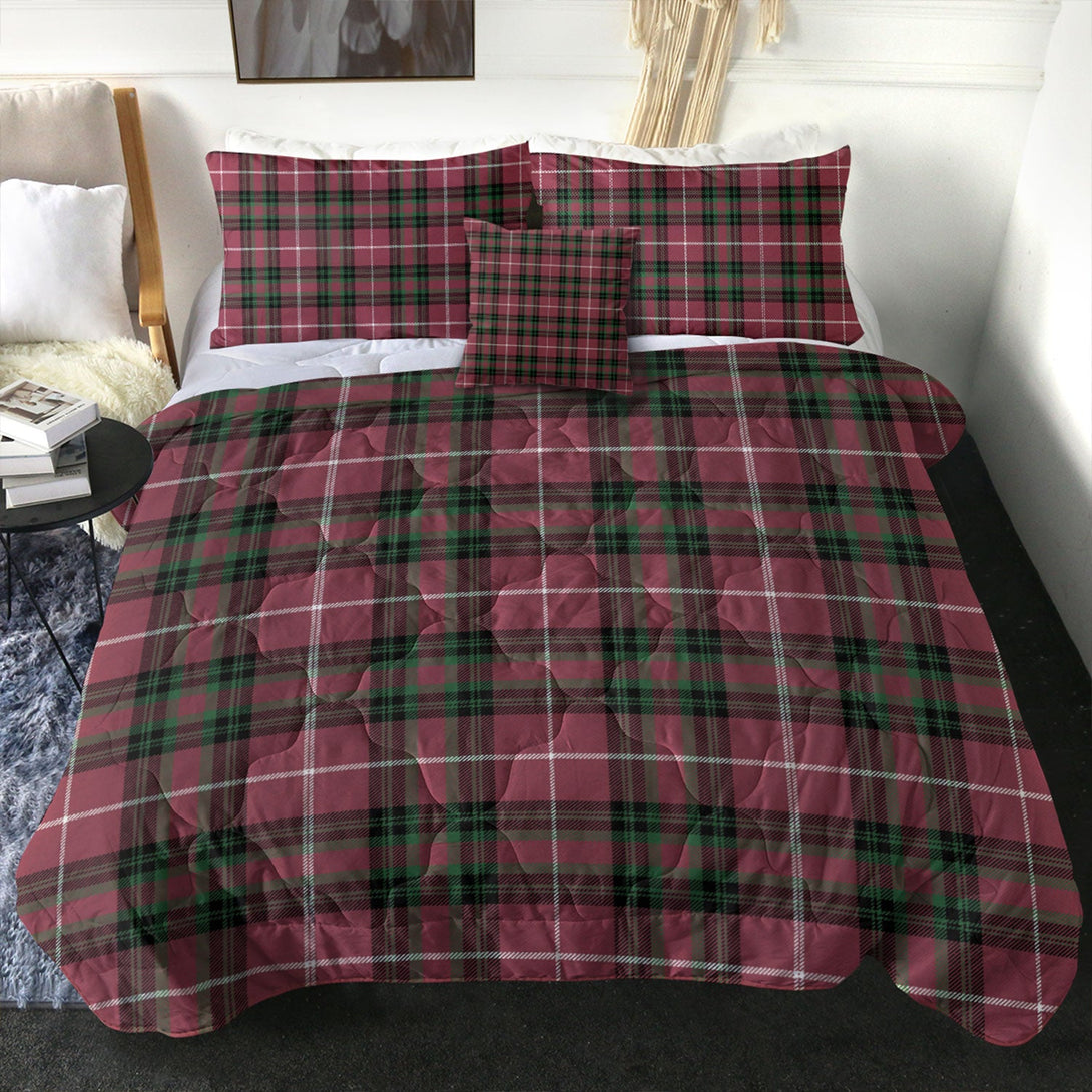 Hunter of Bute (Hunter Maroon) Ancient Clan Badge Tartan Comforter