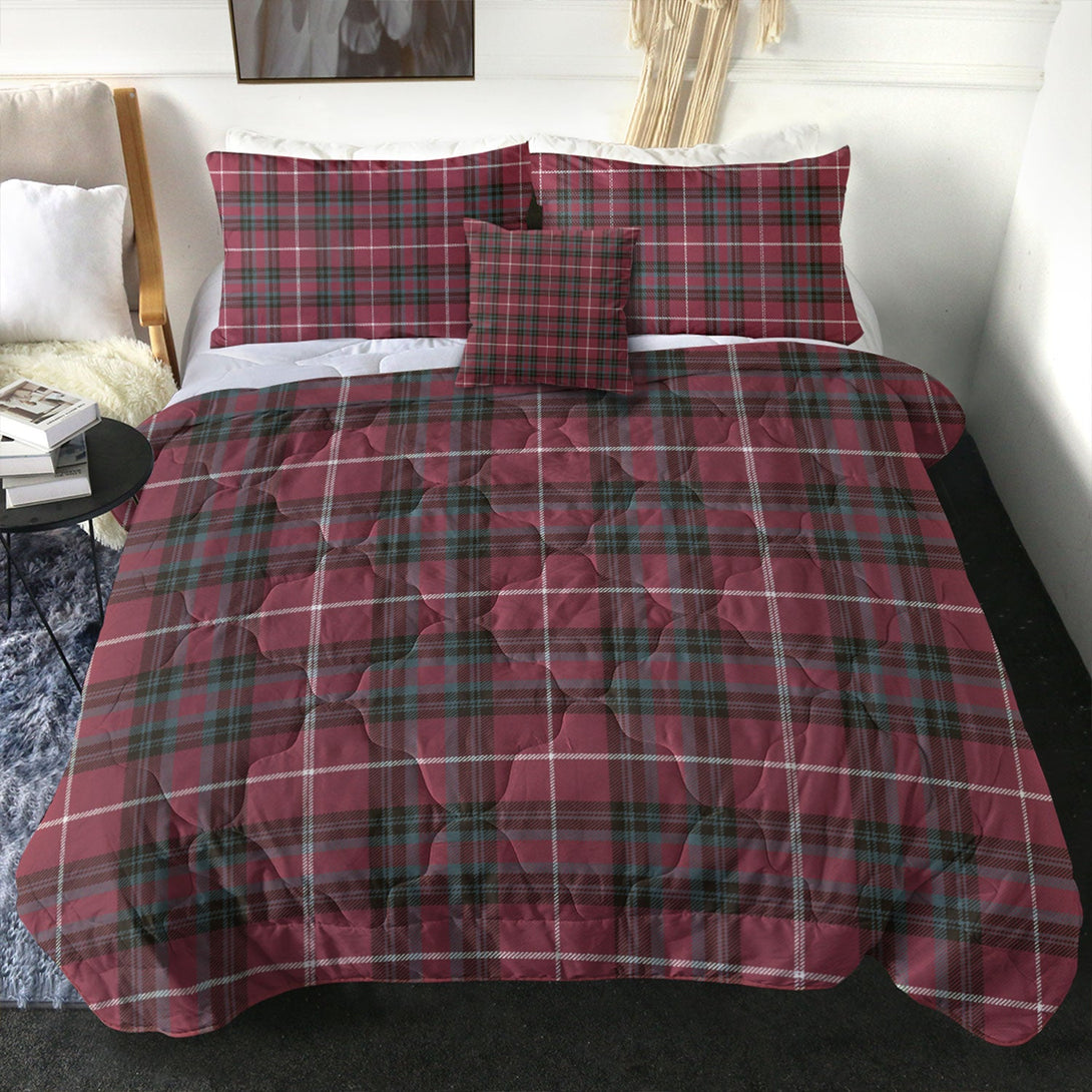 Hunter of Bute (Hunter Maroon) Weathered Clan Badge Tartan Comforter