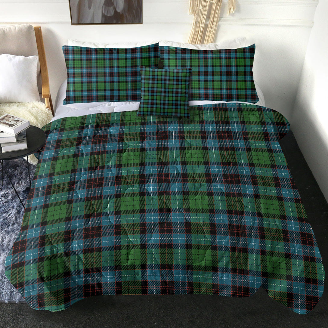 Hunter of Peebleshire Ancient Clan Badge Tartan Comforter