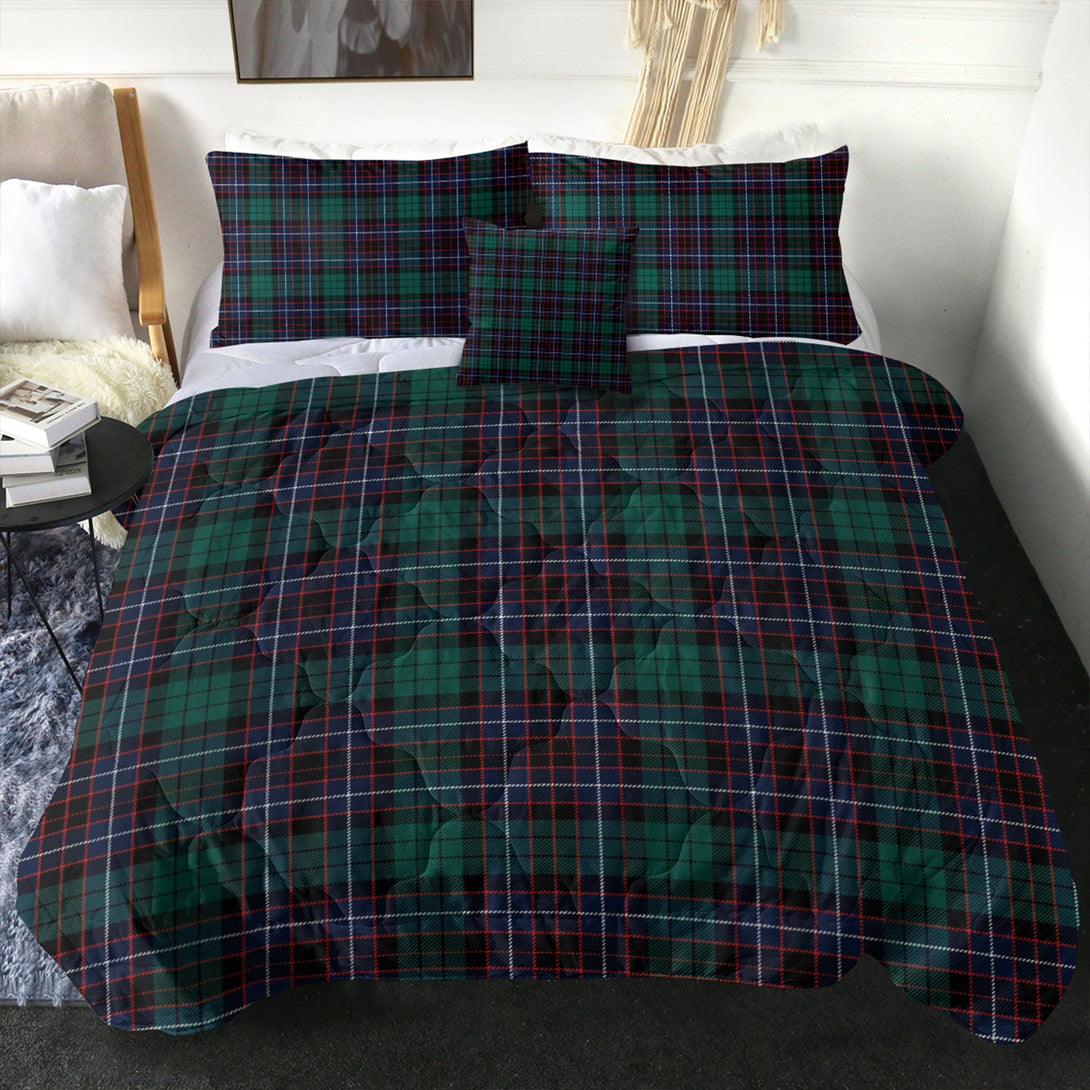 Hunter of Peebleshire Modern Clan Badge Tartan Comforter