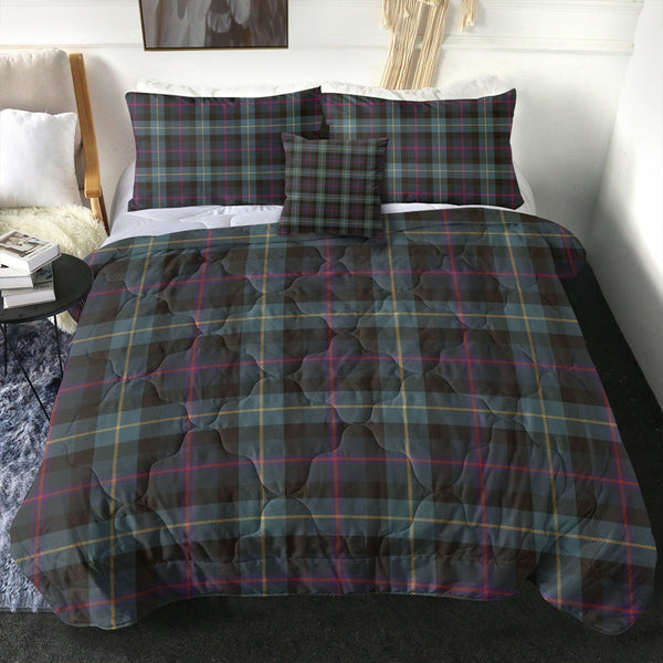 Huntly Gordon Gathering 2000 Weathered Clan Badge Tartan Comforter