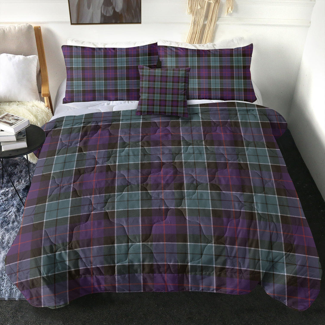 Leslie Hunting (Leslie Green) Weathered Tartan Comforter