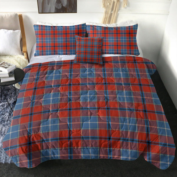 Wishart Dress Ancient Clan Badge Tartan Comforter