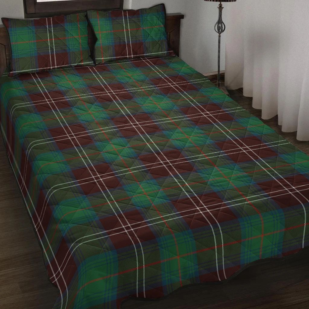 Chisholm Hunting Ancient Tartan Classic Quilt Bed Set