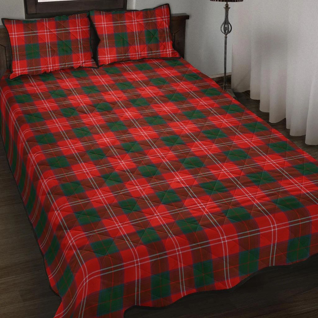 Chisholm Modern Tartan Classic Quilt Bed Set