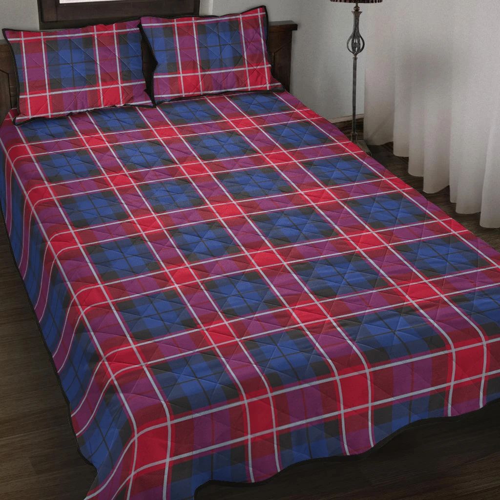 Graham of Menteith Red Tartan Classic Quilt Bed Set