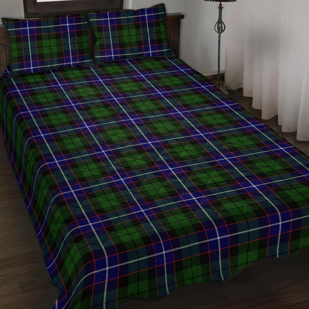 Russell Modern Tartan Classic Quilt Bed Set