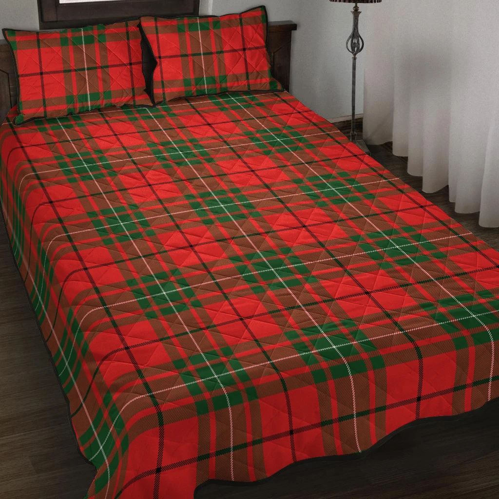 MacAulay Modern Tartan Classic Quilt Bed Set