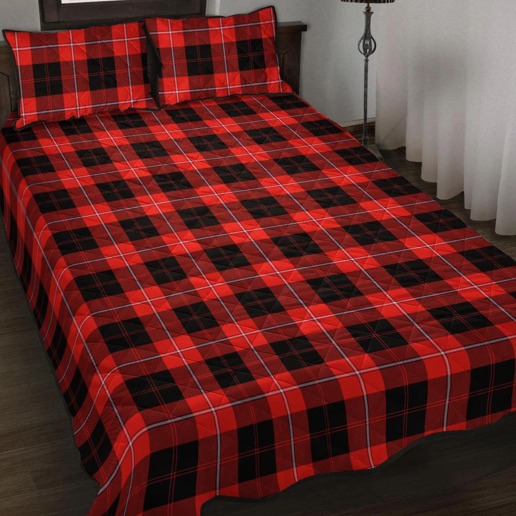 Cunningham Modern Tartan Classic Quilt Bed Set