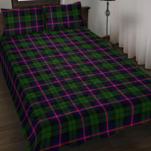 Urquhart Modern Tartan Classic Quilt Bed Set