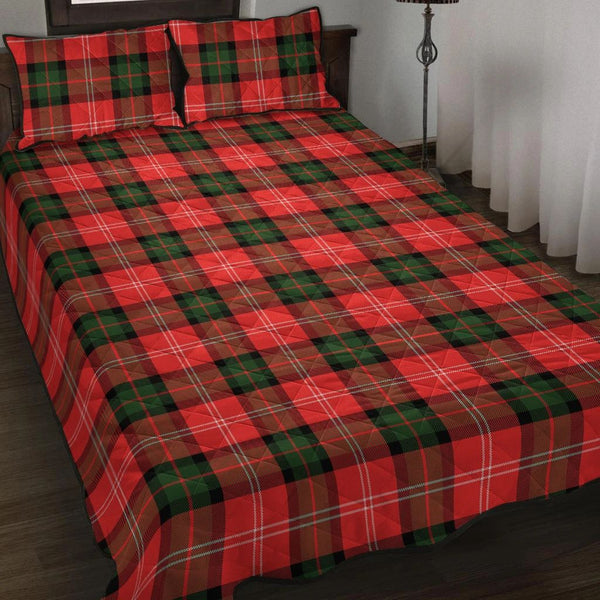 Nesbitt Modern Tartan Classic Quilt Bed Set