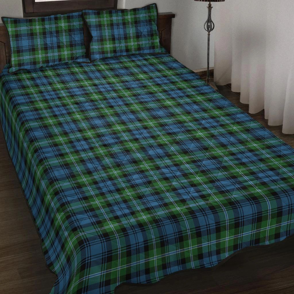 Lyon Clan Tartan Classic Quilt Bed Set