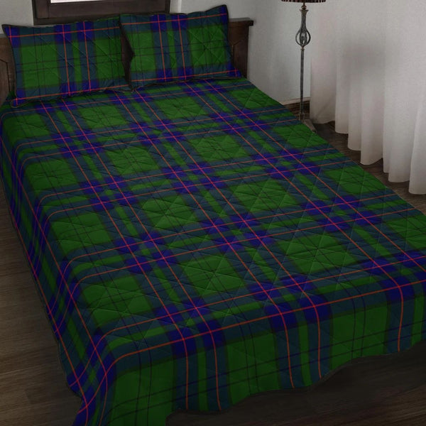 Lockhart Modern Tartan Classic Quilt Bed Set