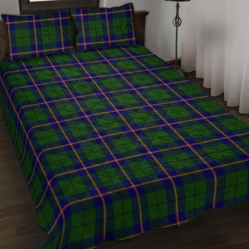 Carmichael Modern Tartan Classic Quilt Bed Set