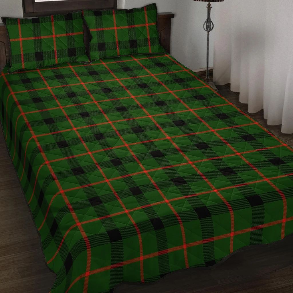 Kincaid Modern Tartan Classic Quilt Bed Set