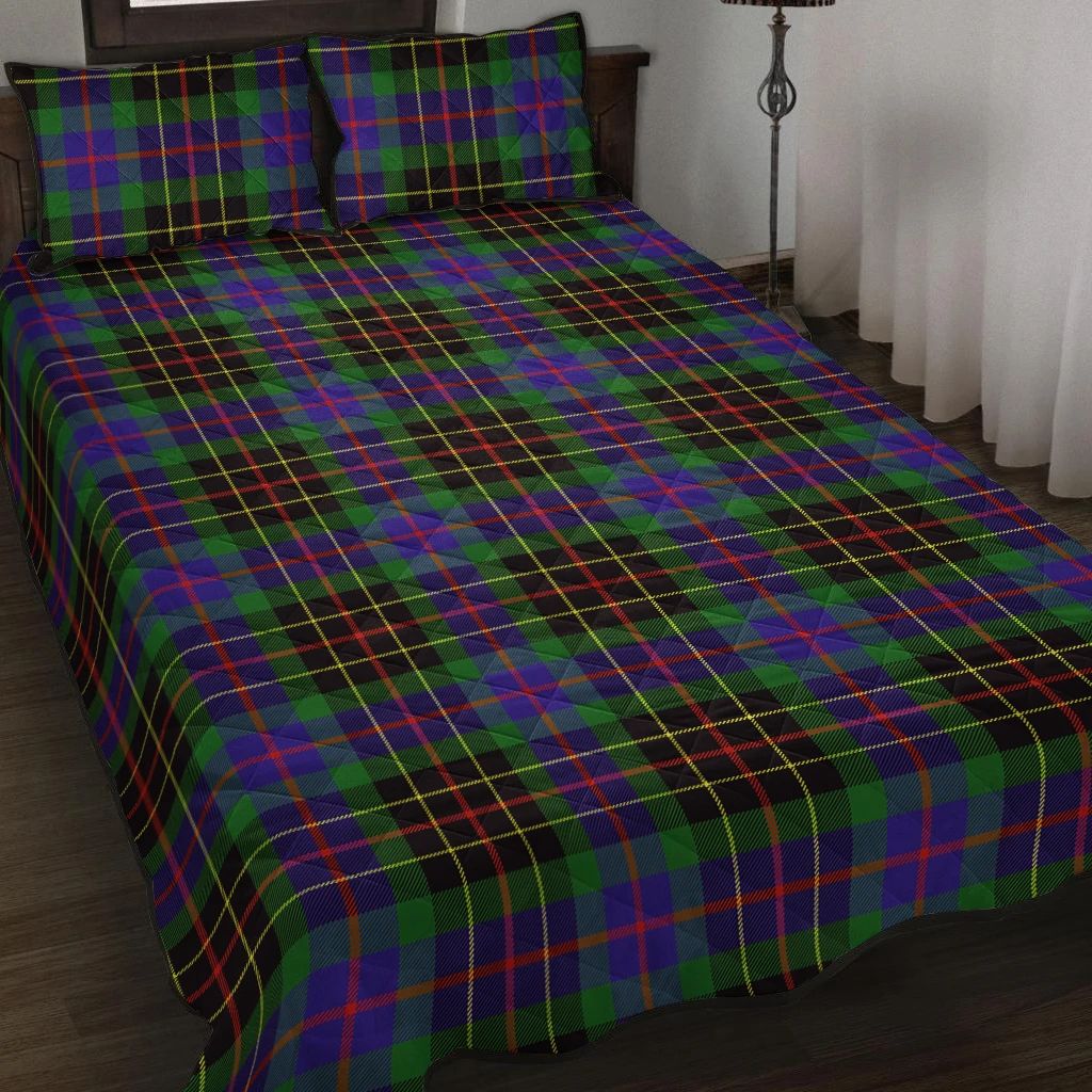 Brodie Hunting Modern Tartan Classic Quilt Bed Set