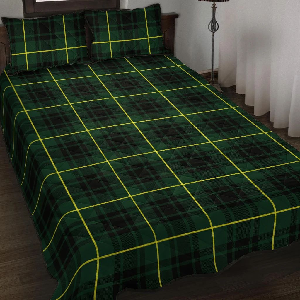 MacArthur Modern Tartan Classic Quilt Bed Set