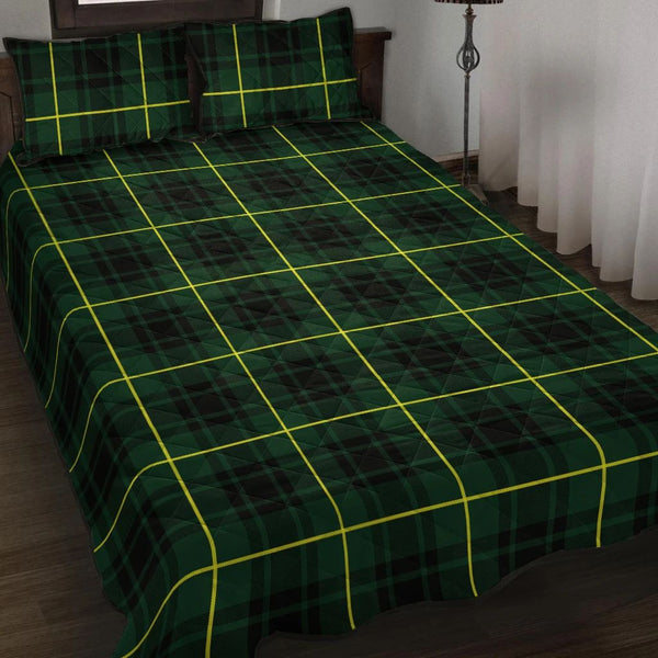 MacArthur Modern Tartan Classic Quilt Bed Set