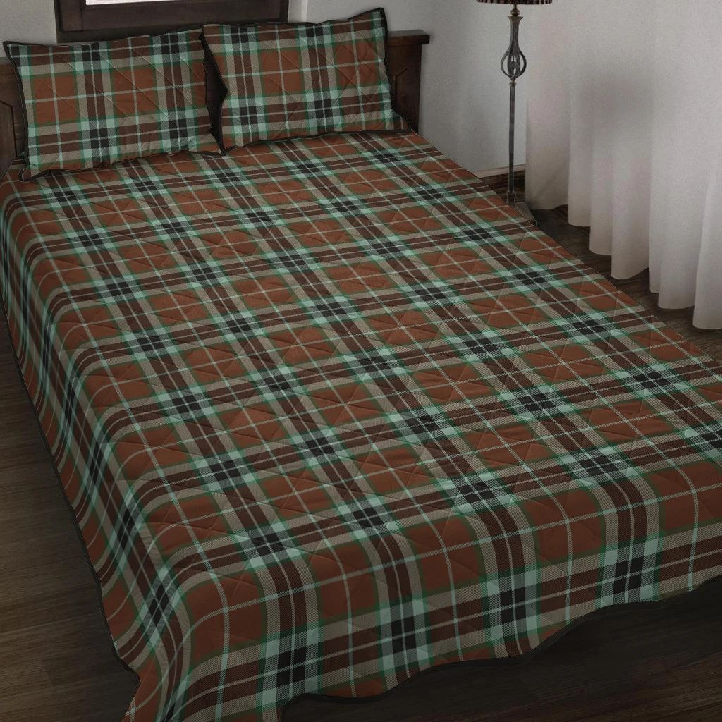 Thomson Hunting Modern Tartan Classic Quilt Bed Set