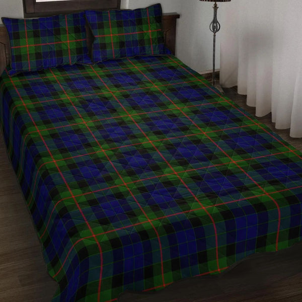 Gunn Modern Tartan Classic Quilt Bed Set