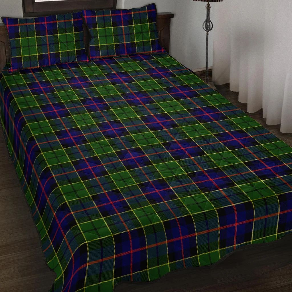 Forsyth Modern Tartan Classic Quilt Bed Set