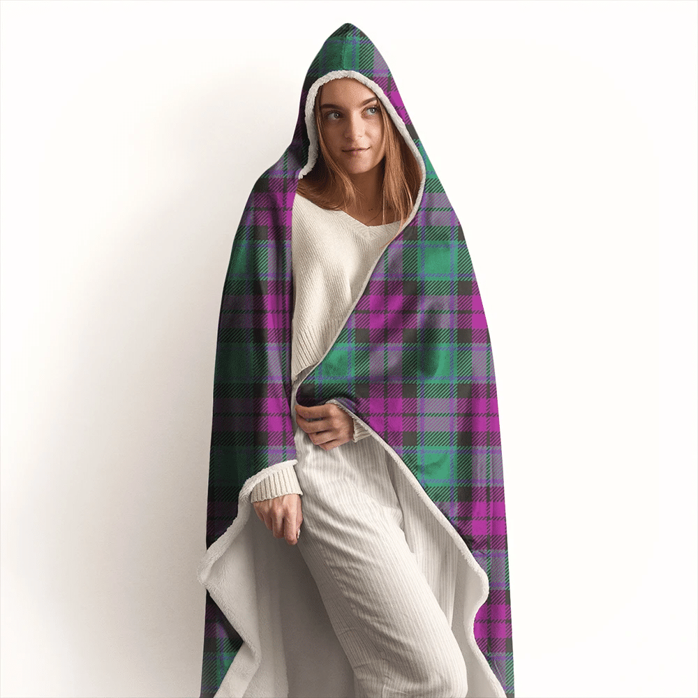 MacArthur ��� Milton Tartan Classic Hooded Blanket