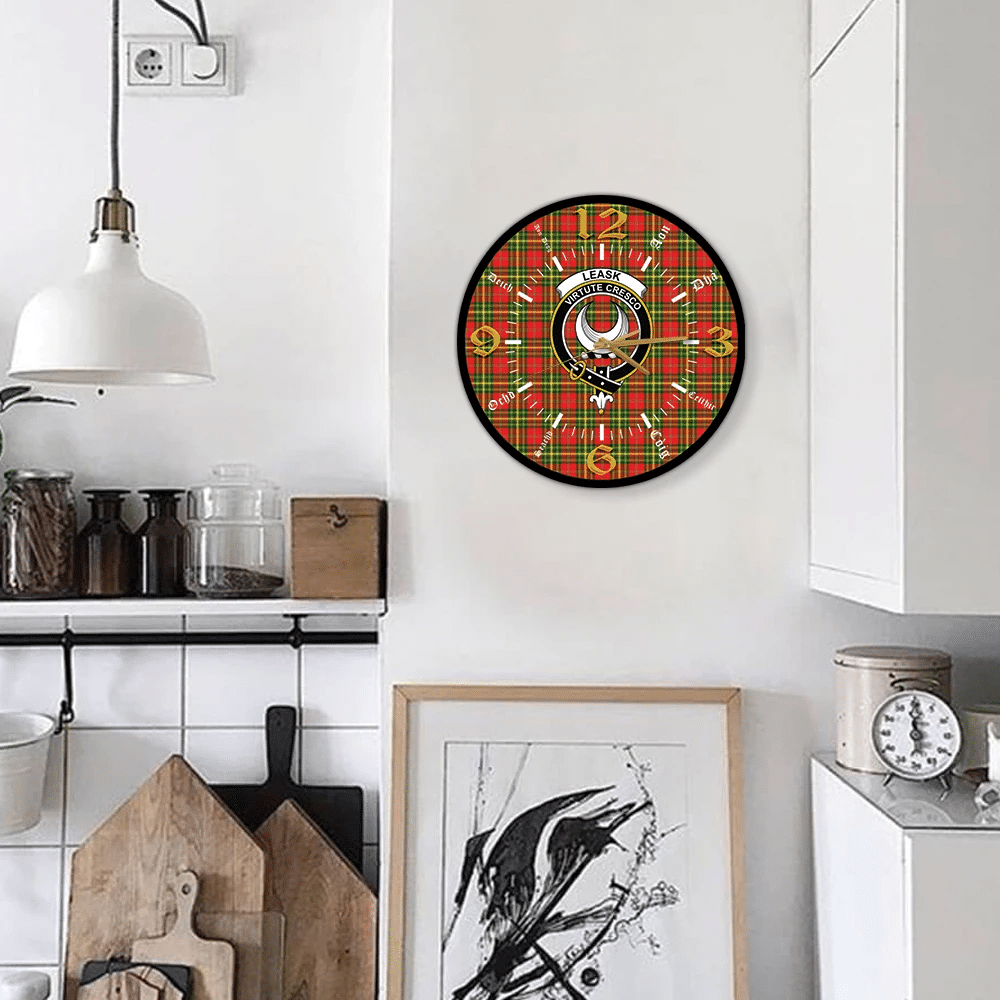 Leask Tartan Crest Clock Language Style