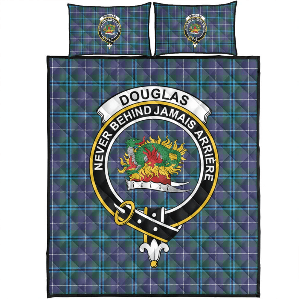 Douglas Modern Tartan Classic Crest Quilt Bed Set