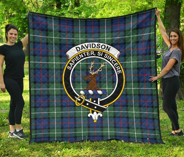 Davidson of Tulloch Tartan Classic Crest Premium Quilt