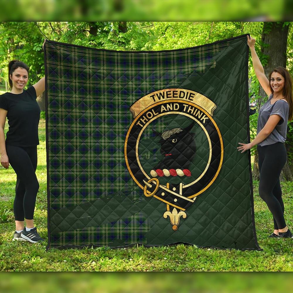 Tweedside District Tartan Crest Premium Quilt Oldest Style