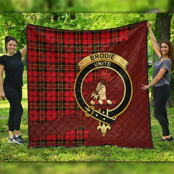 Brodie Modern Tartan Crest Premium Quilt Oldest Style