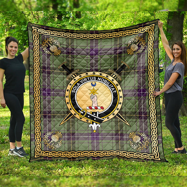 Henderson Weathered Clan Badge Tartan Premium Quilt Celtic Shield