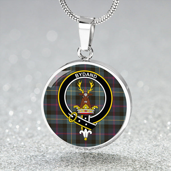 Huntly Gordon Gathering 2000 Weathered Clan Badge Tartan Classic Circle Necklace