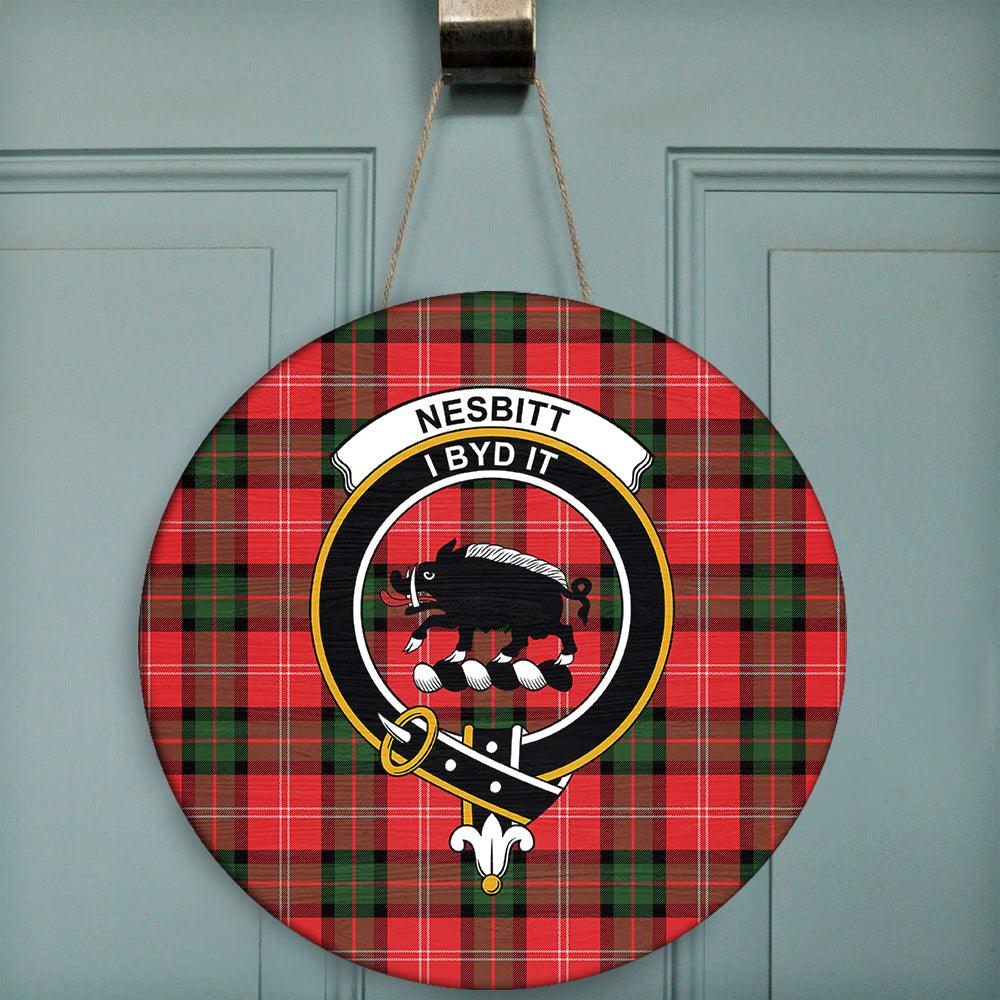 Nesbitt Modern Tartan Classic Crest Round Wooden Sign