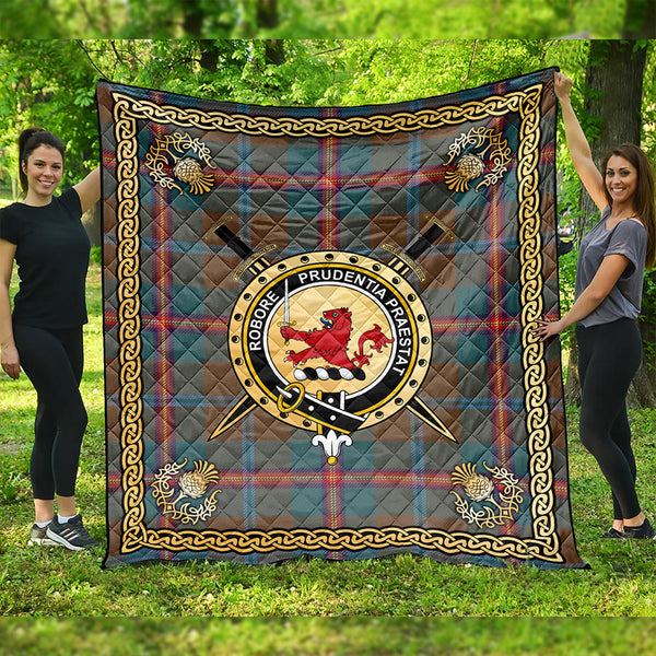 Young Weathered Clan Badge Tartan Premium Quilt Celtic Shield